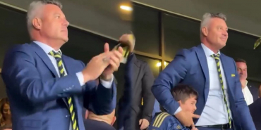 Tribünde samimi anlar: Saran’ın gol sevinci gündemde