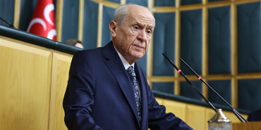 Bahçeli: "Hayırdır Özgür Bey, darbe mi düşünüyorsun"
