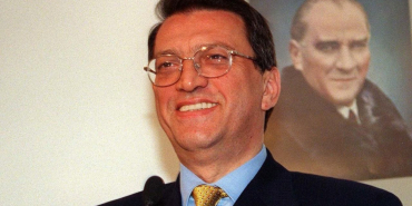 Eski Başbakan Mesut Yılmaz kabri başında anılacak