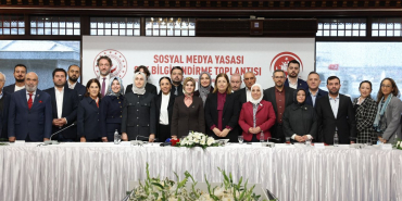 Bakan Göktaş, sosyal medya düzenlemesi için STK temsilcileriyle bir araya geldi