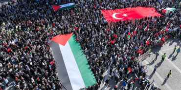 İstanbul’da Filistin’e destek yürüyüşü için vatandaşlar Galata Köprüsü’nde buluşuyor